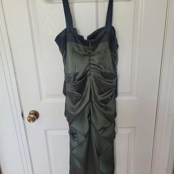 Dress - Picture 2 of 3